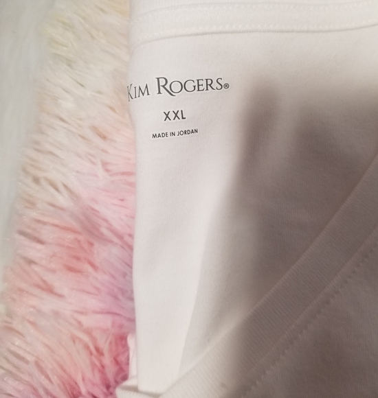 SOLD. Kim Rogers Short Sleeve V-Neck Shirt. - Picture 3 of 3